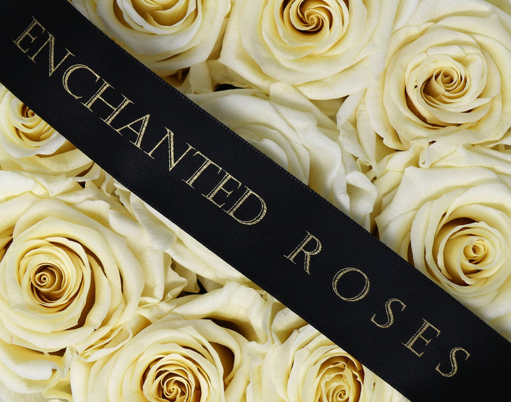 Small Classic Black Round Box - Champagne Roses
