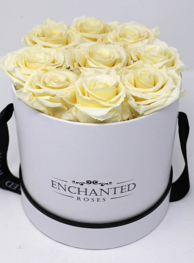 Small Classic White Round Box - Champagne Roses